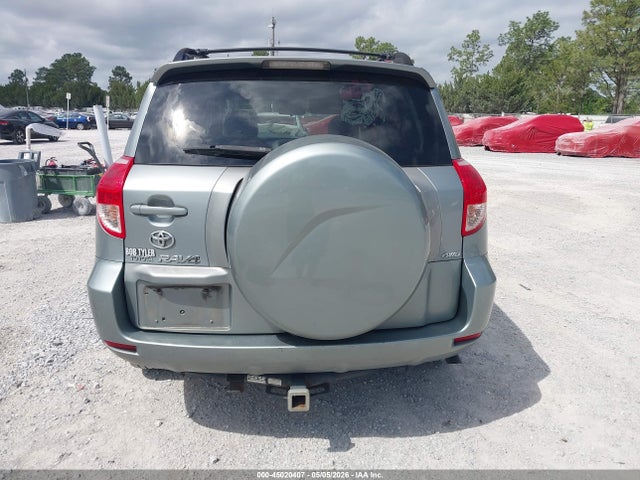 Toyota RAV4 Limited V6
