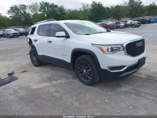 Salvage GMC Acadia Image