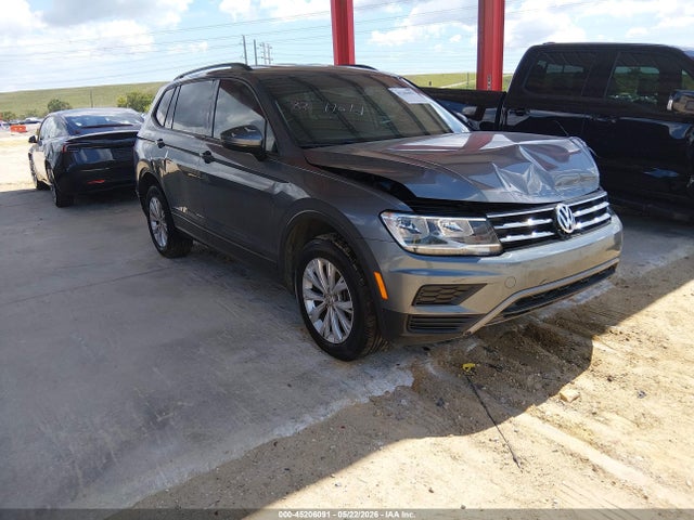 Salvage Volkswagen Tiguan Image