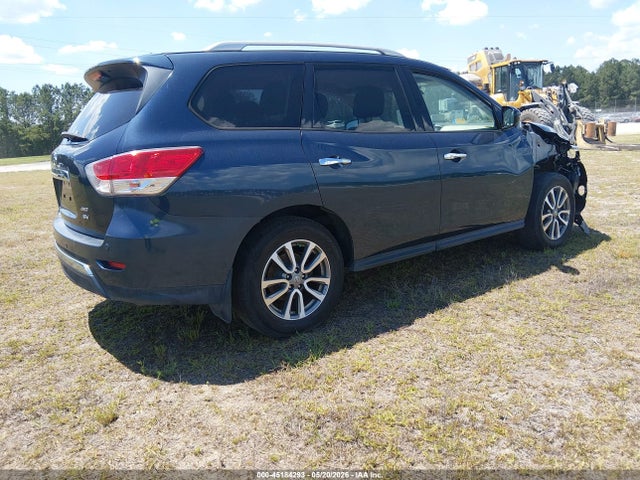 Nissan Pathfinder Sv