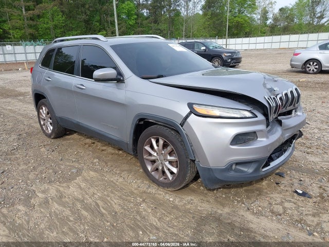 Salvage Jeep Cherokee Image