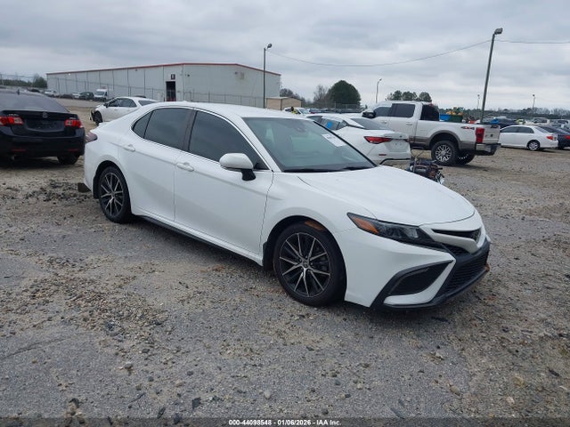 Salvage Toyota Camry Image