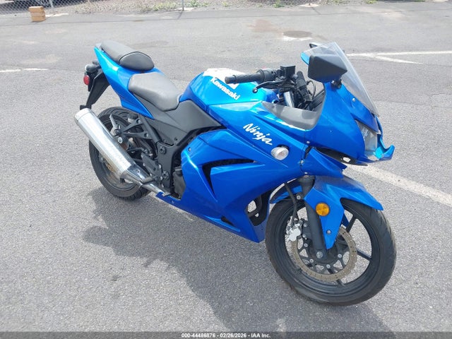 Salvage Kawasaki Ex250 Image