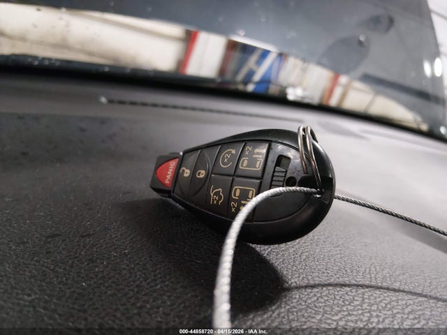 Chrysler Town & Country Touring-l