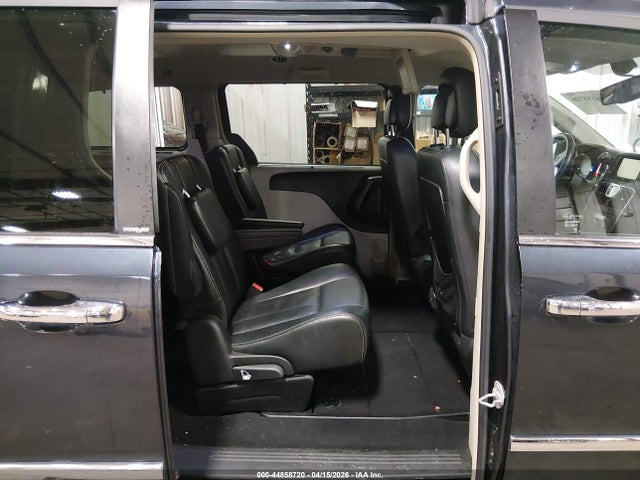 Chrysler Town & Country Touring-l