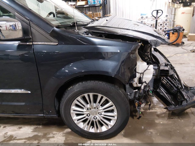 Chrysler Town & Country Touring-l