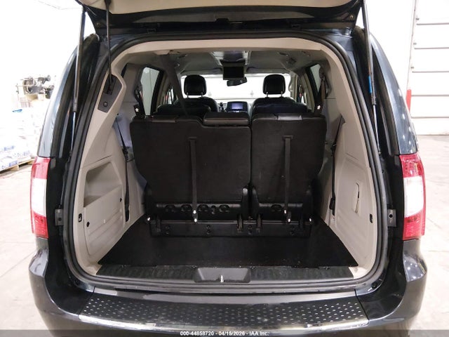 Chrysler Town & Country Touring-l