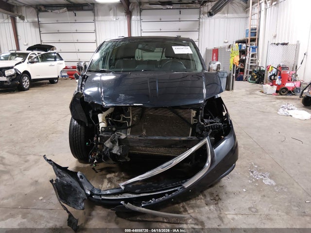 Chrysler Town & Country Touring-l