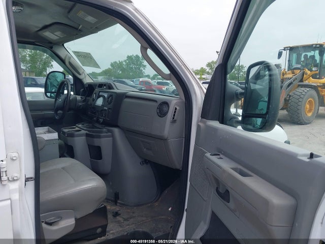 Ford E-350 Commercial