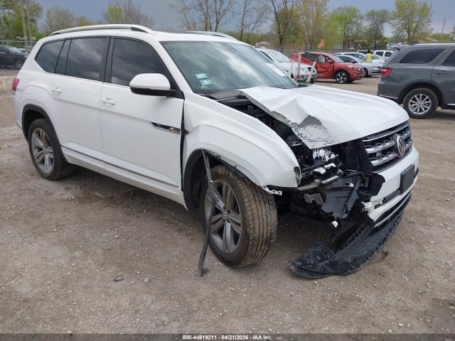 Salvage Volkswagen Atlas Image