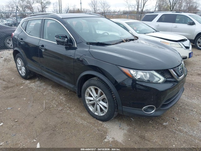 Salvage Nissan Rogue Image