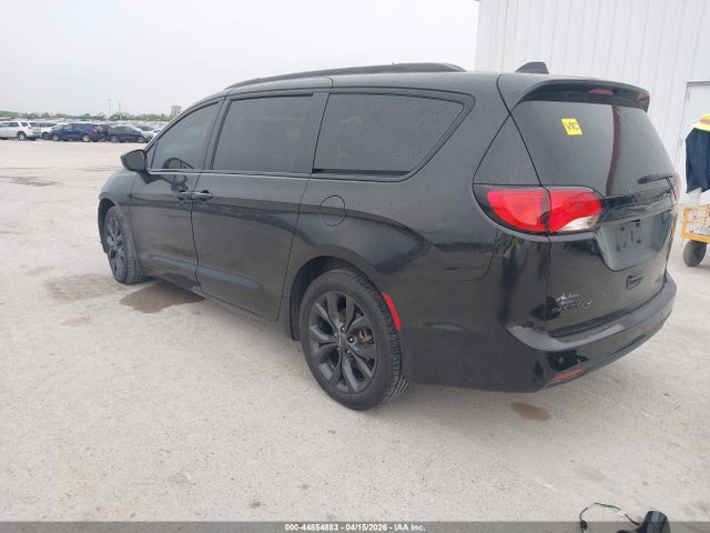 Chrysler Pacifica Touring L Plus