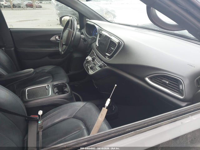 Chrysler Pacifica Touring L Plus