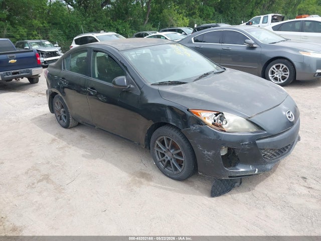 Salvage Mazda Mazda3 Image