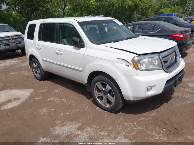 Salvage Honda Pilot Image