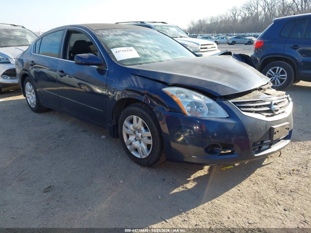 Salvage Nissan Altima Image
