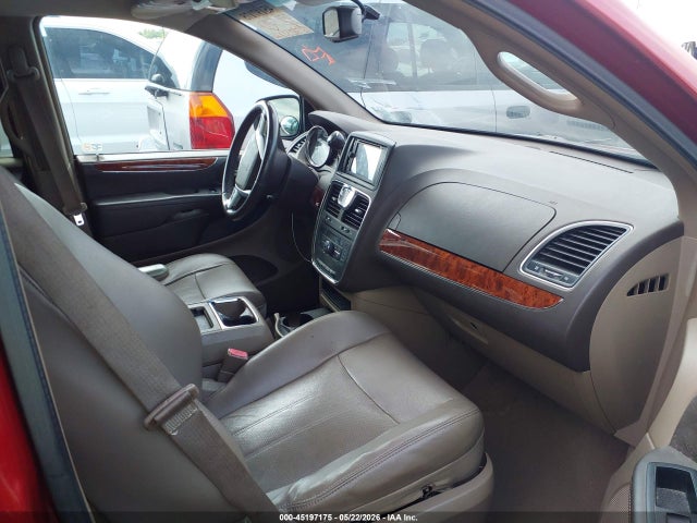 Chrysler Town & Country Touring