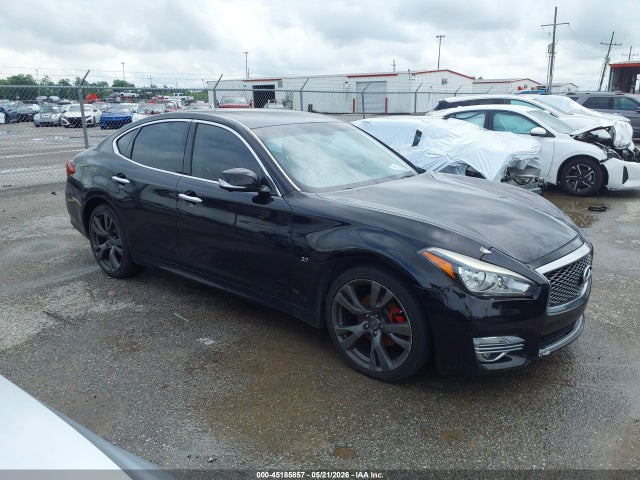 INFINITI Q70 3.7