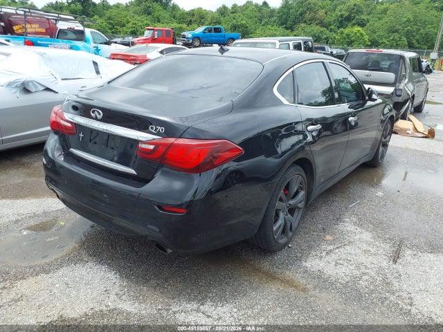 INFINITI Q70 3.7