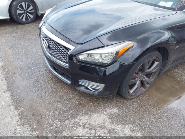 INFINITI Q70 3.7