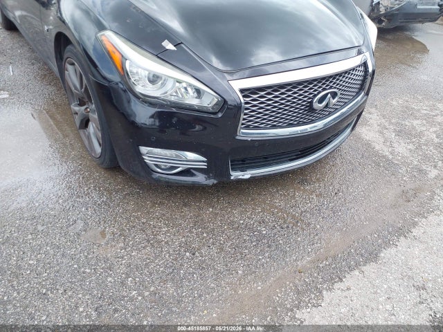 INFINITI Q70 3.7