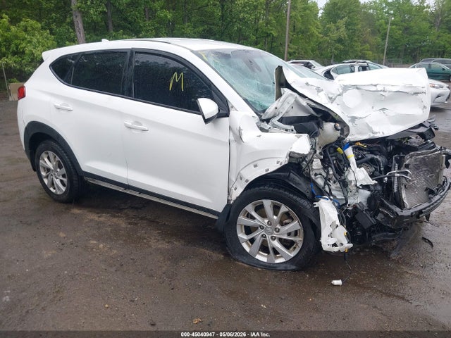 Salvage Hyundai TUCSON Image