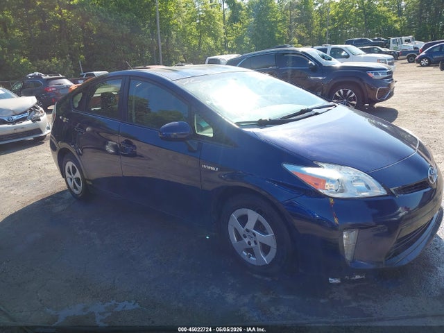 Salvage Toyota Prius Image