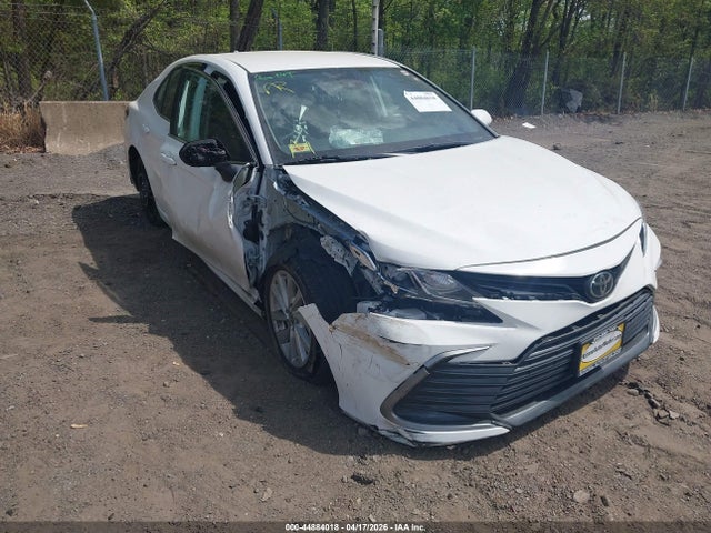 Salvage Toyota Camry Image