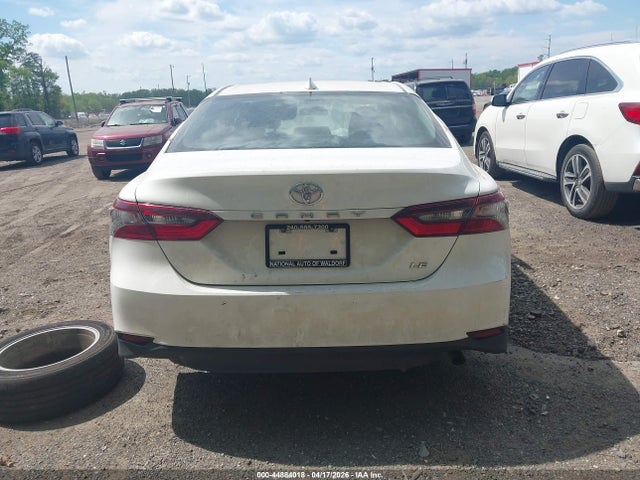 Toyota Camry Le