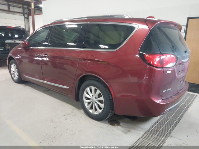 Chrysler Pacifica Touring L