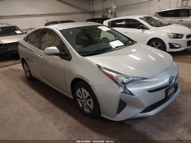 Salvage Toyota Prius Image