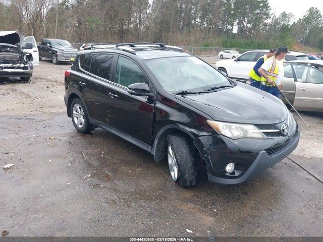 Salvage Toyota RAV4 Image