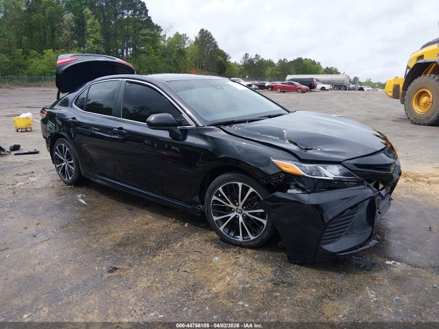 Salvage Toyota Camry Image