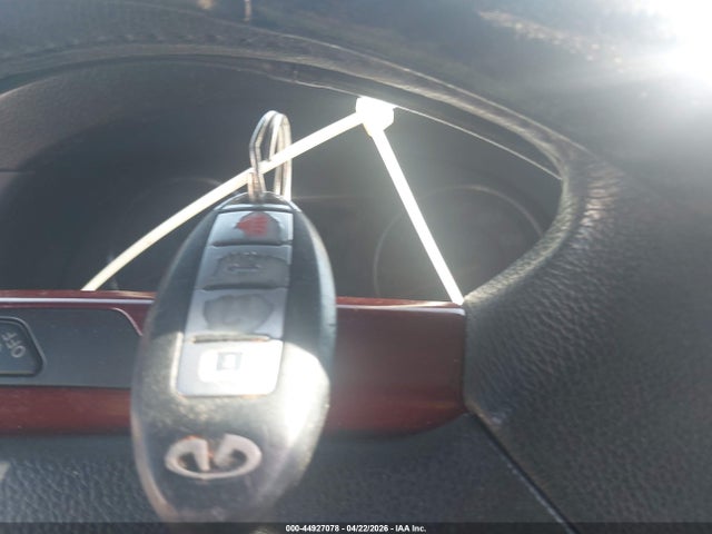 INFINITI G37 Journey
