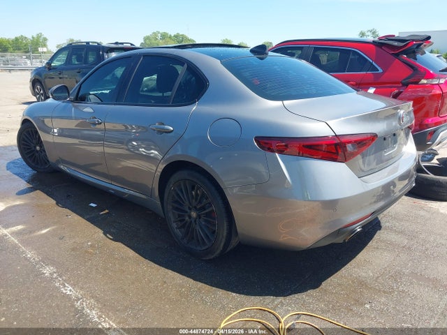 Alfa Romeo Giulia Ti Rwd
