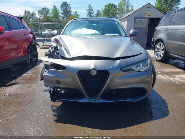 Alfa Romeo Giulia Ti Rwd