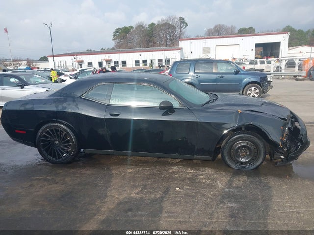 Dodge Challenger Sxt