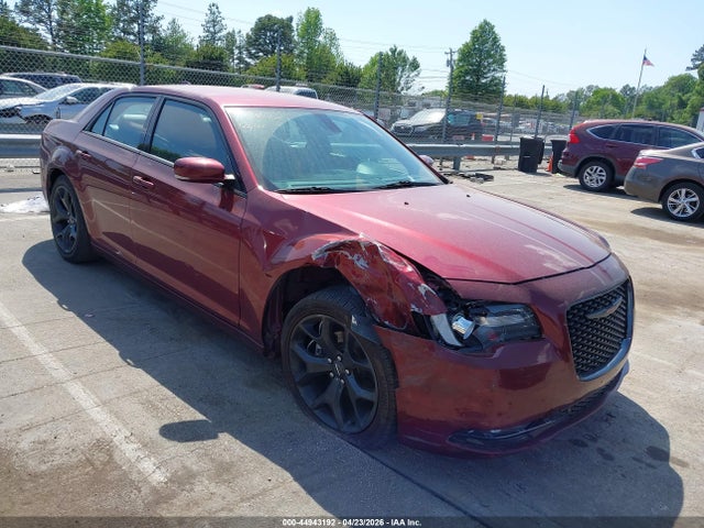 Salvage Chrysler 300 Image