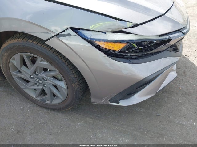 Hyundai ELANTRA Sel