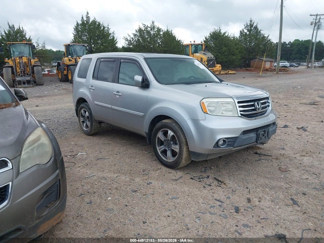 Salvage Honda Pilot Image