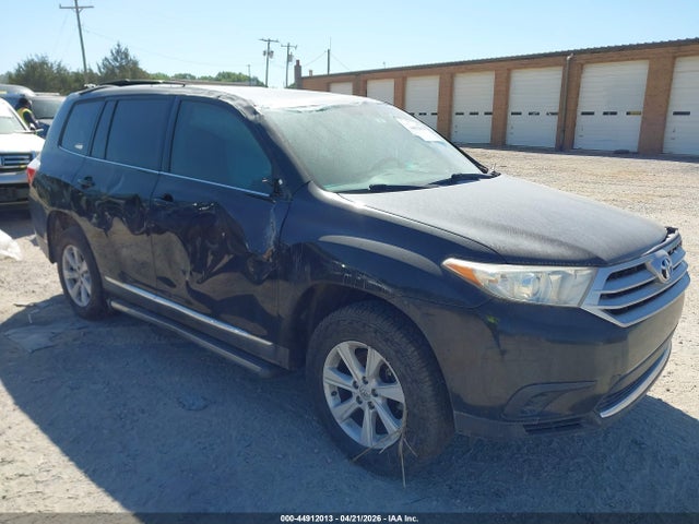 Salvage Toyota Highlander Image