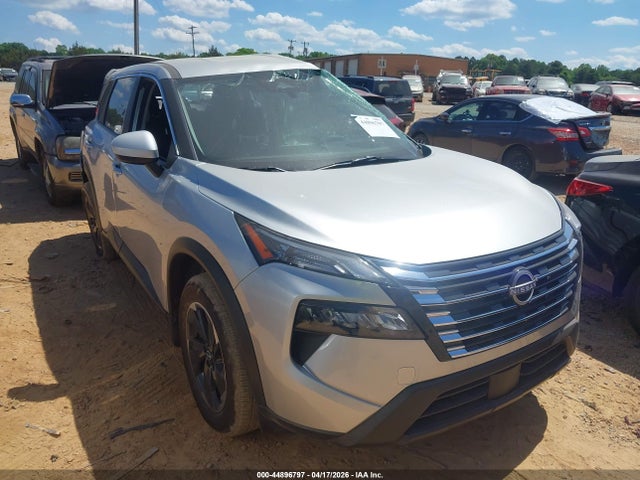 Salvage Nissan Rogue Image