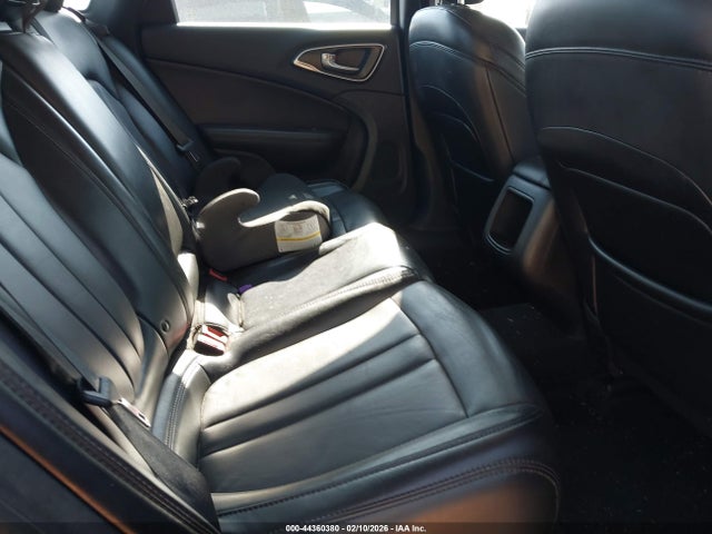 Chrysler 200 Limited Platinum
