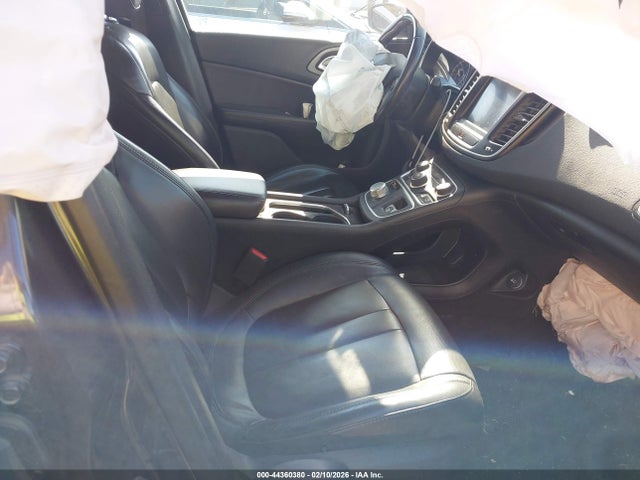 Chrysler 200 Limited Platinum