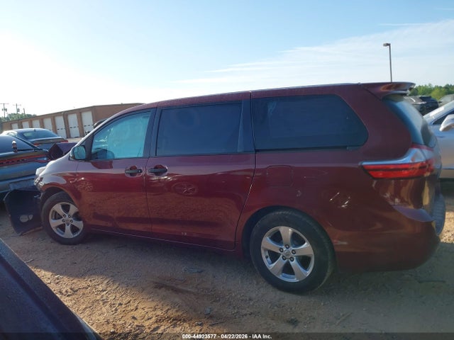 Toyota Sienna L 7 Passenger