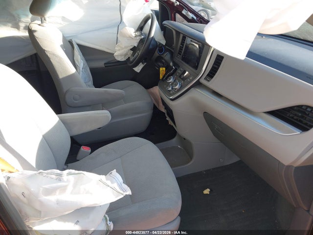 Toyota Sienna L 7 Passenger