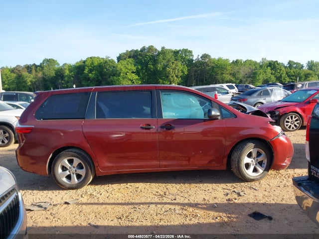 Toyota Sienna L 7 Passenger