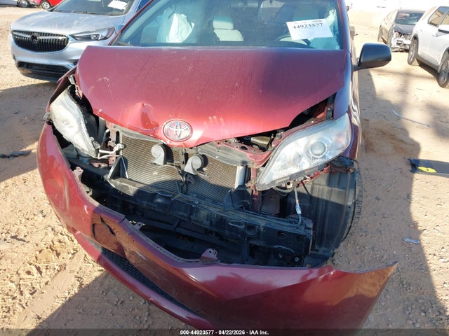 Toyota Sienna L 7 Passenger