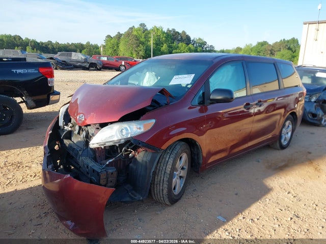 Toyota Sienna L 7 Passenger