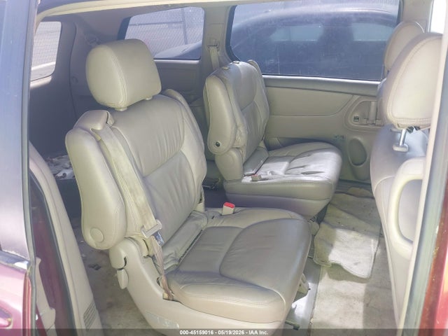Toyota Sienna Le